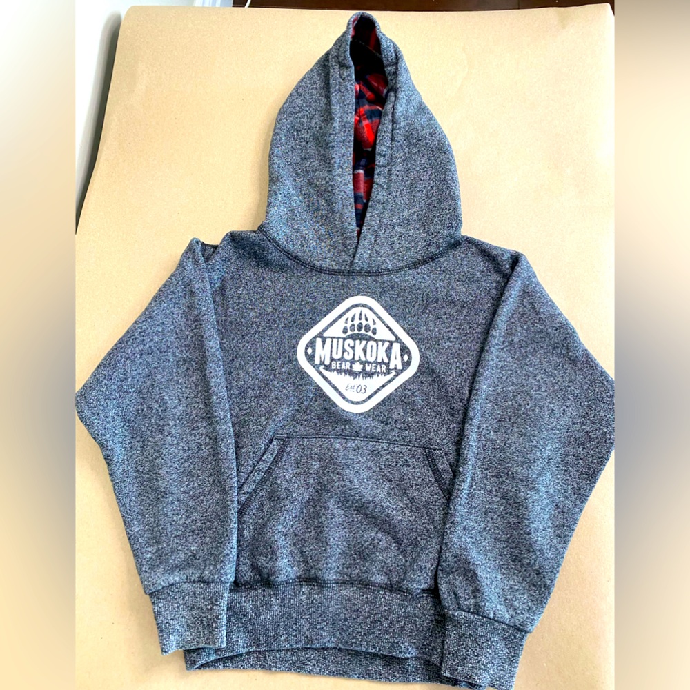 Muskoka Kids “Muskoka Bear Wear” Size Small Grey and Black Pullover Hoodie